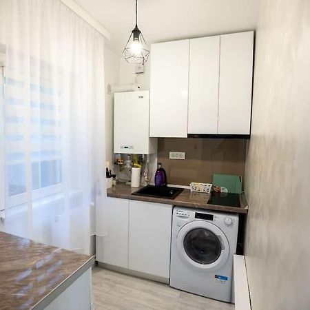 Garsoniera Central II Târgu Jiu Eksteriør bilde